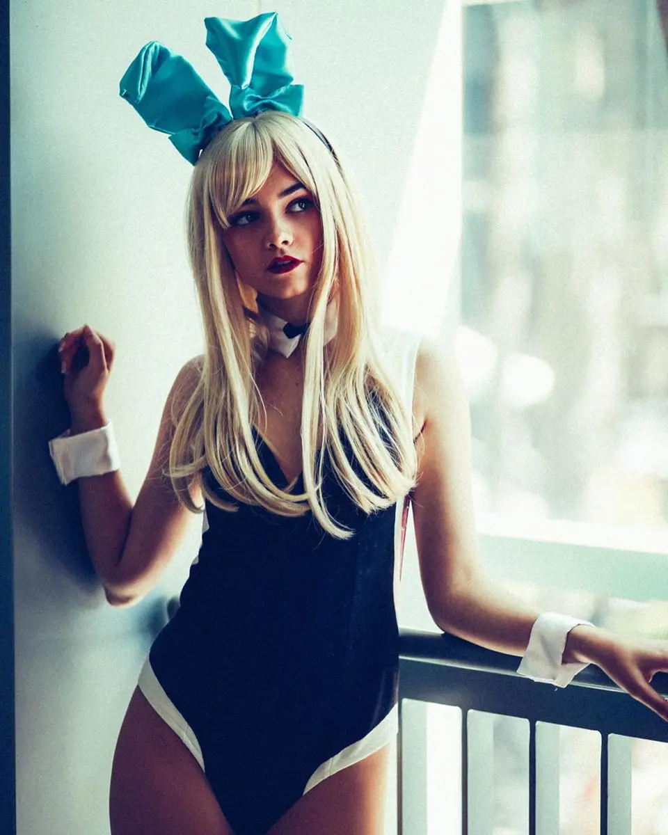 Antoinette escort in Istanbul