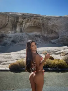 Avalin escort in Istanbul