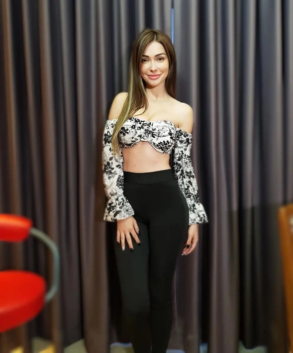 Charlotte escort in Istanbul