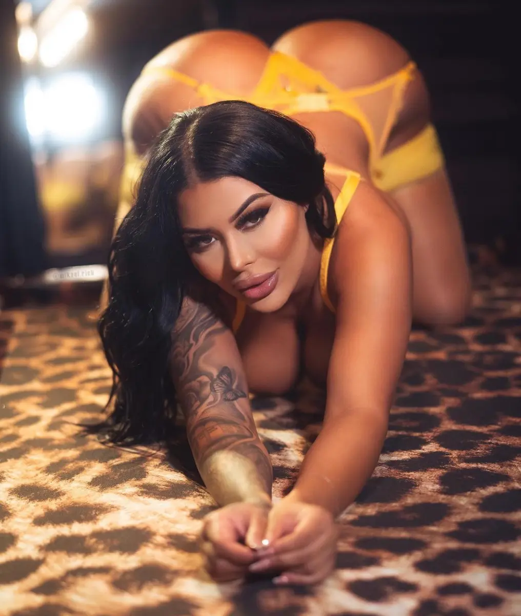 Ciara escort in Istanbul