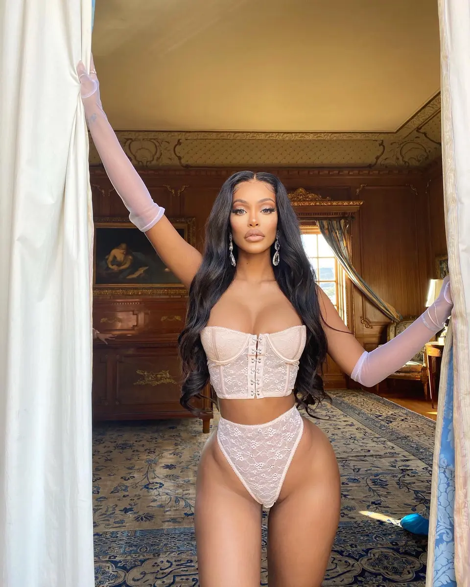 Crystal escort in Istanbul