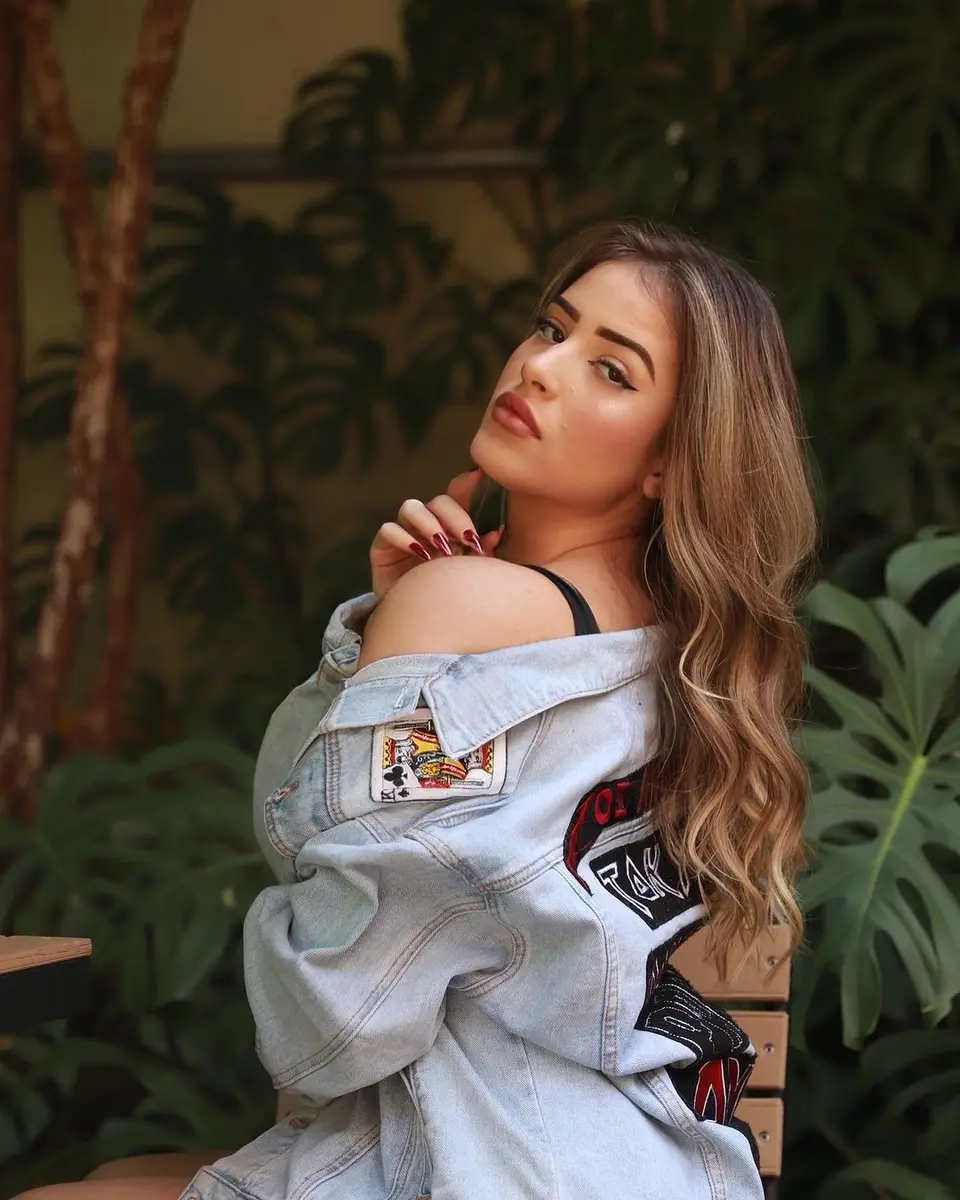 Elizabeth escort in Istanbul