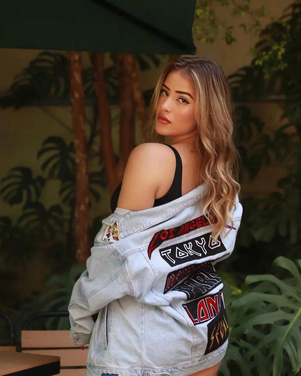 Elizabeth escort in Istanbul