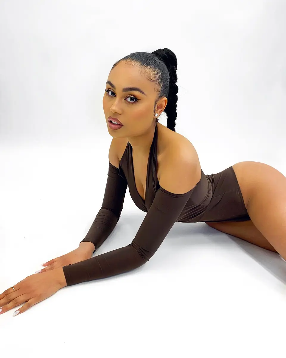 Ella escort in Istanbul