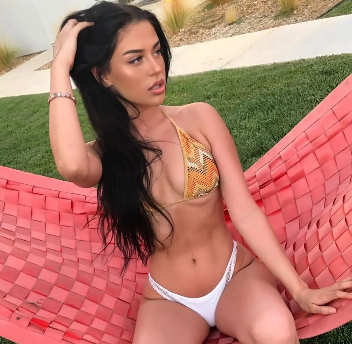 Estelle escort in Istanbul