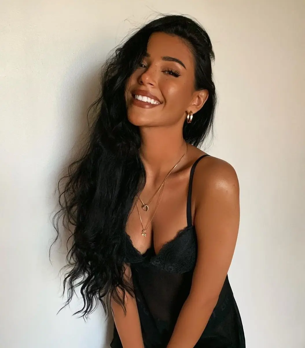 Estelle escort in Istanbul