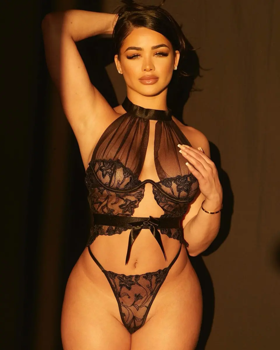 Gabrielle escort in Istanbul