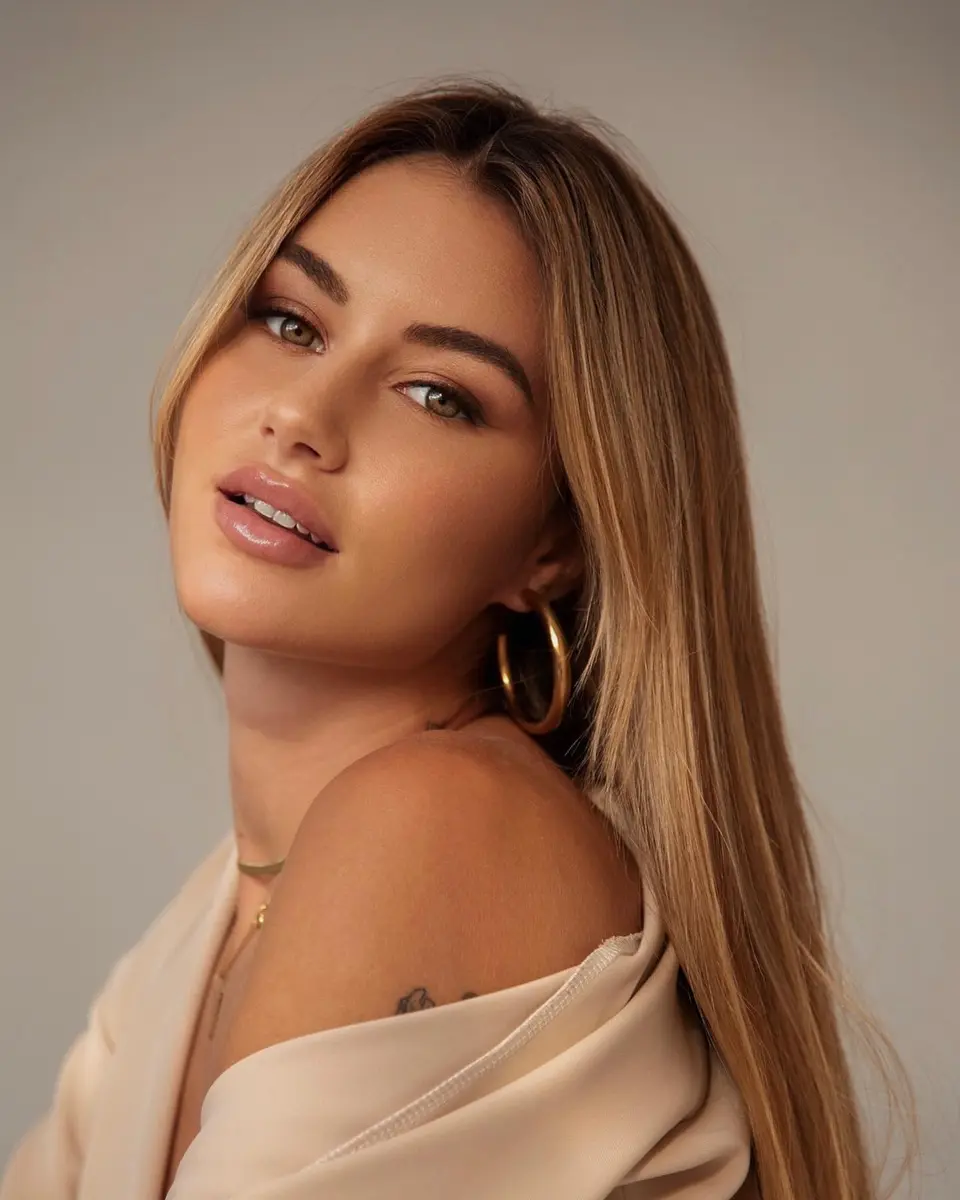 Kahlani escort in Istanbul