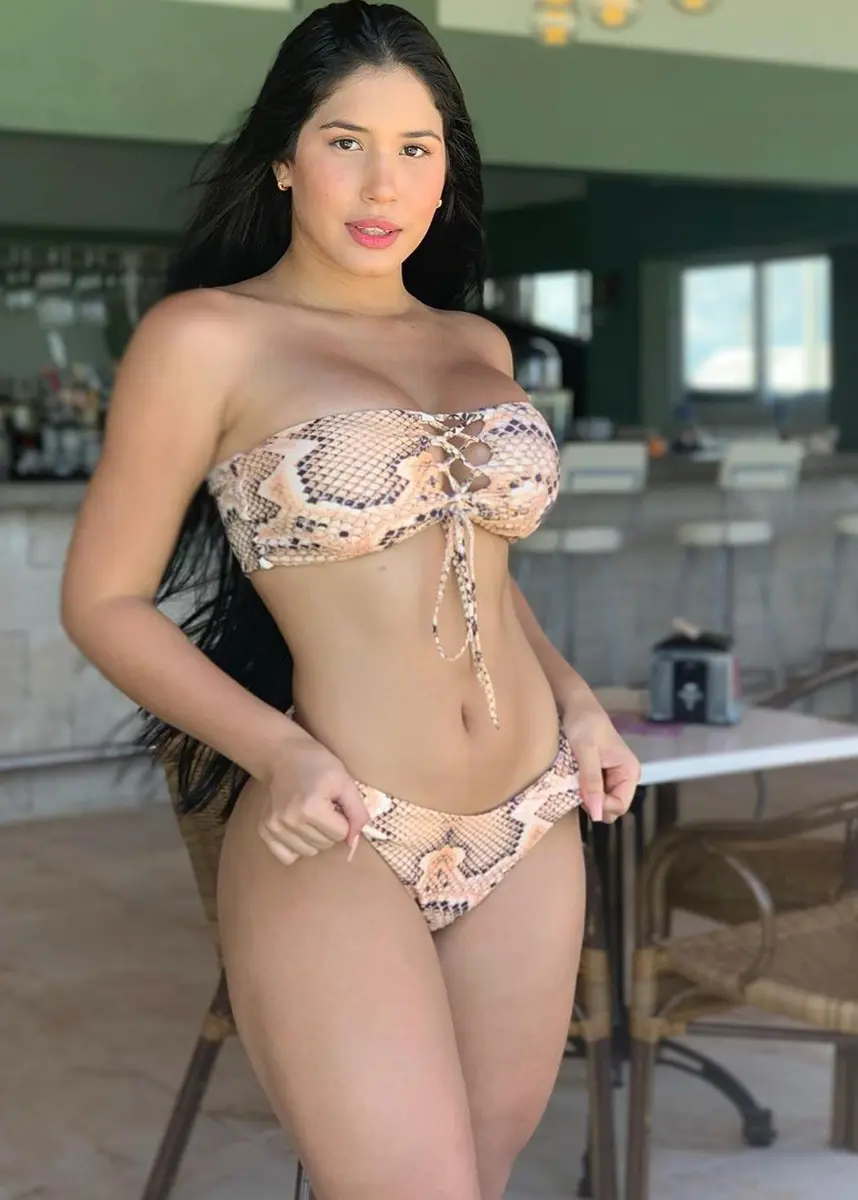 Maddie escort in Istanbul