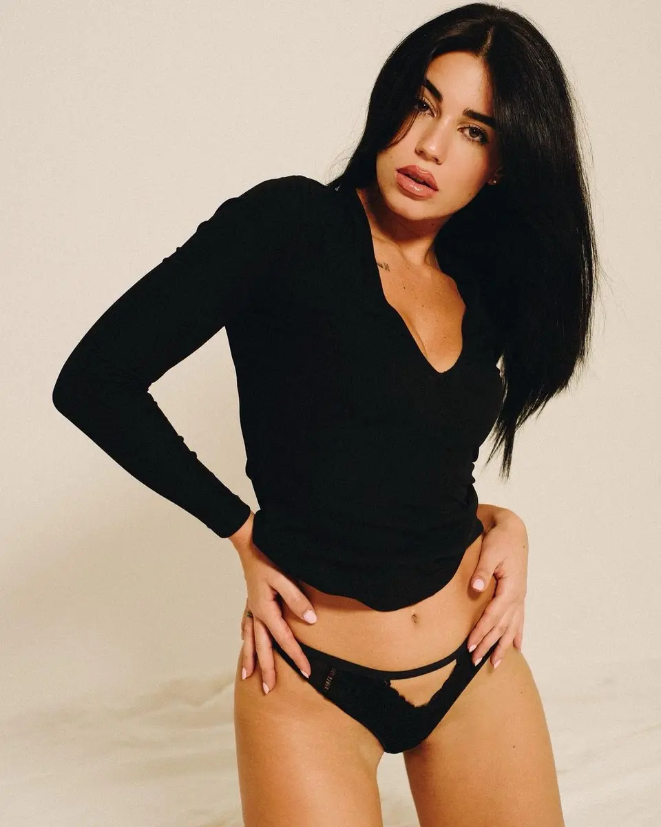 Simona escort in Istanbul