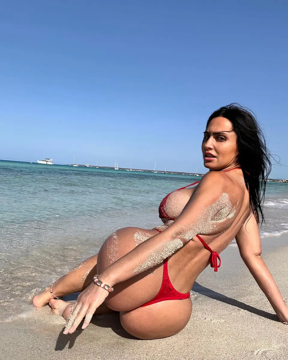 Winifred escort in Istanbul